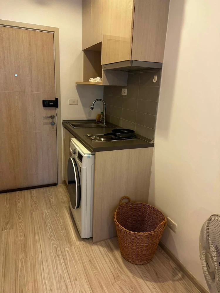For sale or rent: Ideo Mobi Wongsawang-Interchange. A comfortable room in a great location with complete amenities. Don't miss out!