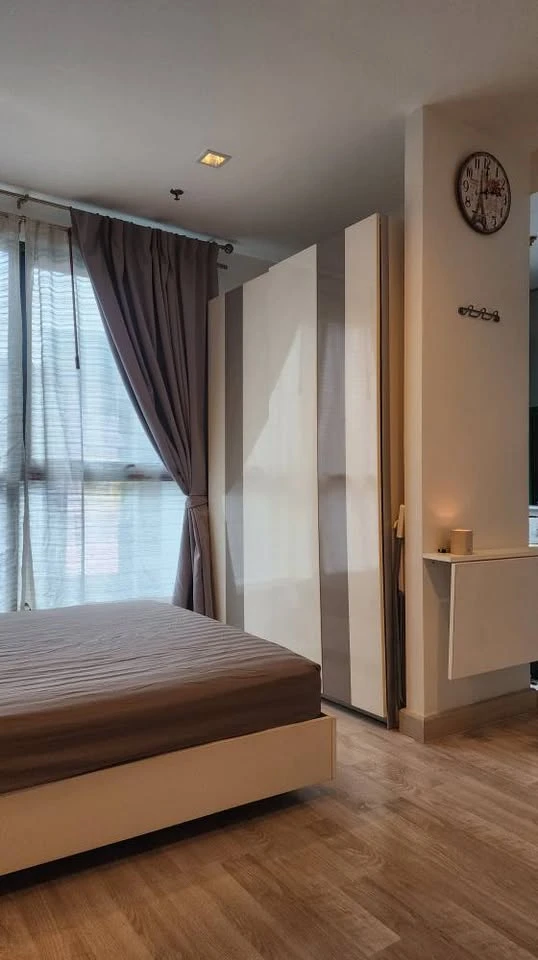 For sale or rent: Ideo Mobi Rama 9, 9th floor, swimming pool view, good breeze, unblocked view, with electrical appliances. Don't miss out or you'll r