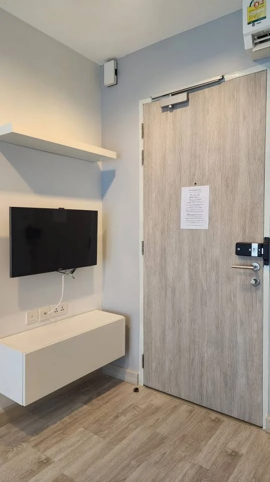 For sale or rent: Ideo Mobi Rama 9, 9th floor, swimming pool view, good breeze, unblocked view, with electrical appliances. Don't miss out or you'll r