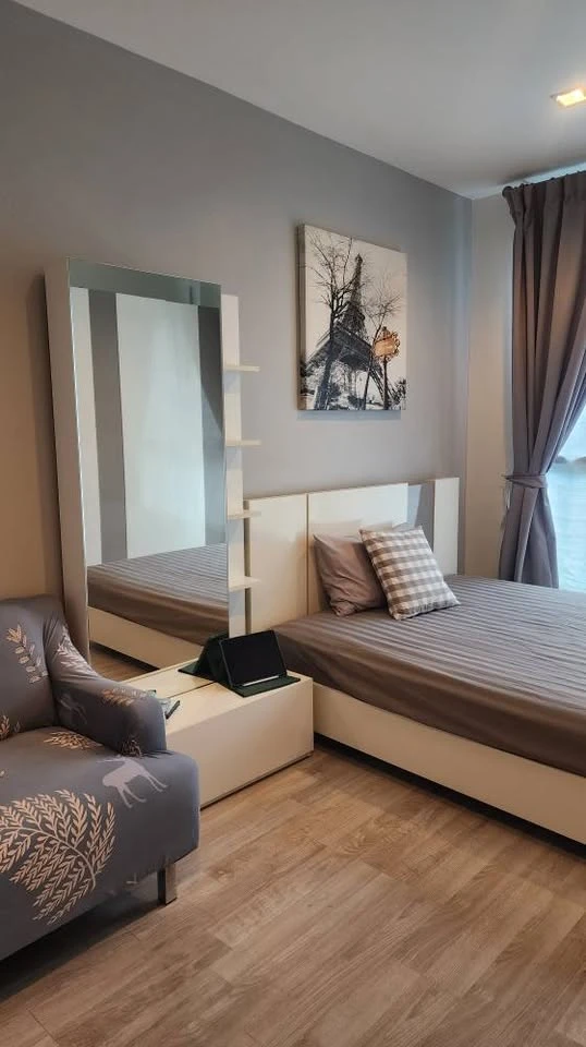 For sale or rent: Ideo Mobi Rama 9, 9th floor, swimming pool view, good breeze, unblocked view, with electrical appliances. Don't miss out or you'll r