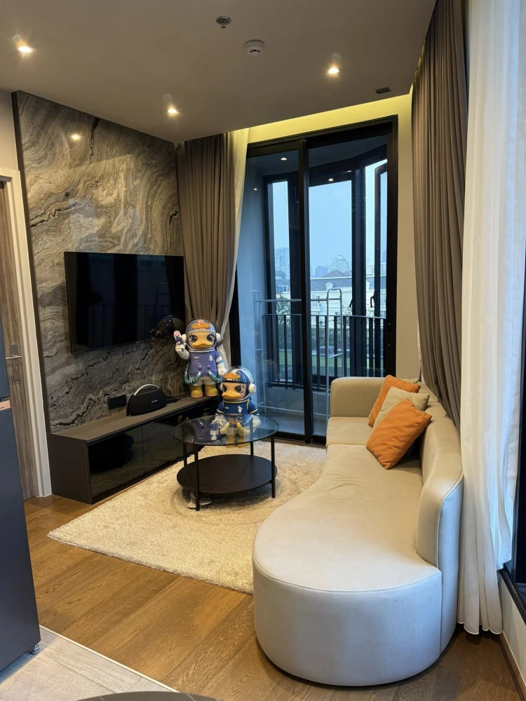 For sale, for rent, ideo q sukhumvit 36, decorated room, built-in work throughout the room, corner room, private building, book first, get it first.