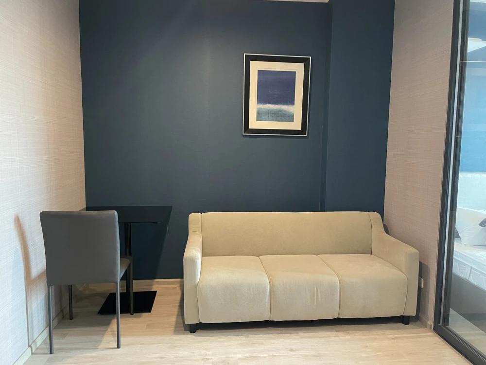 For sale, for rent, IDEO Ratchada-Sutthisan, 22nd floor, very breezy, not hot, fully decorated, modern style, blue + cream + gray tones, very worth bo