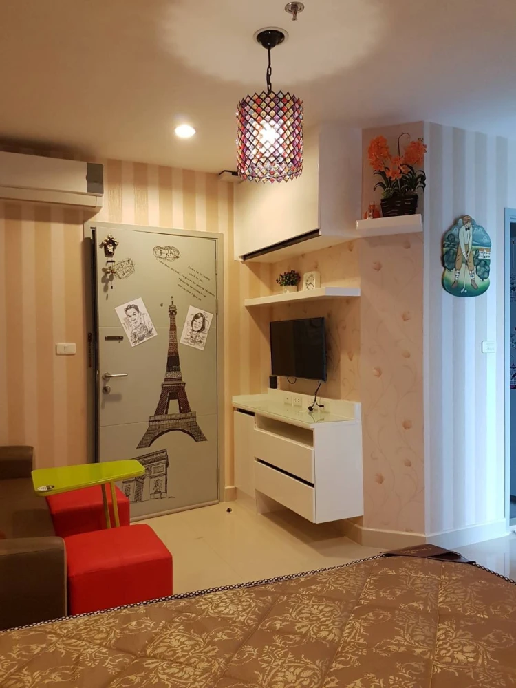 For sale or rent: Ideo Wutthakat, built-in decoration, granite floor, north facing, not hot, not next to the garbage room, must arrange.