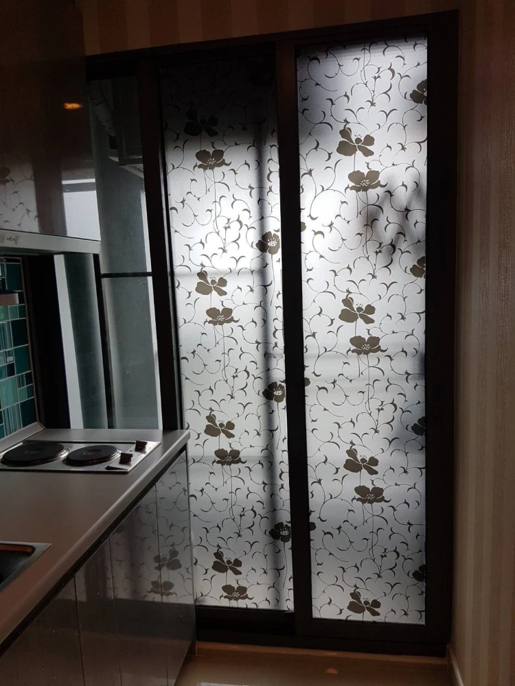 For sale or rent: Ideo Wutthakat, built-in decoration, granite floor, north facing, not hot, not next to the garbage room, must arrange.