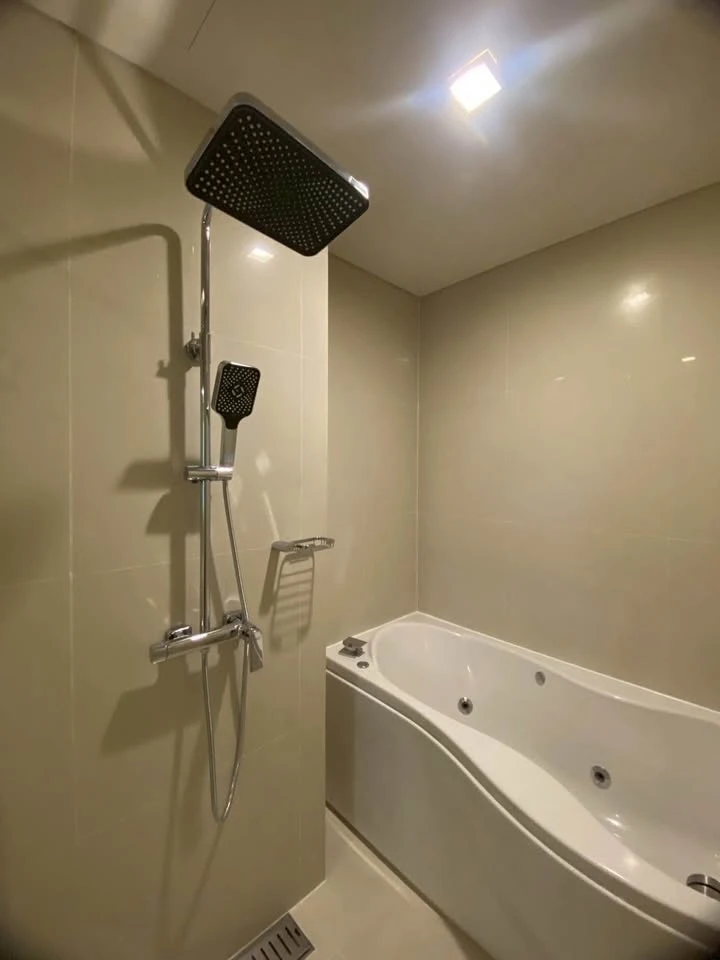 For sale or rent: IVY THONGLOR, 1 bedroom, 1 bathroom, spacious living area, beautiful unblocked view. Book now!