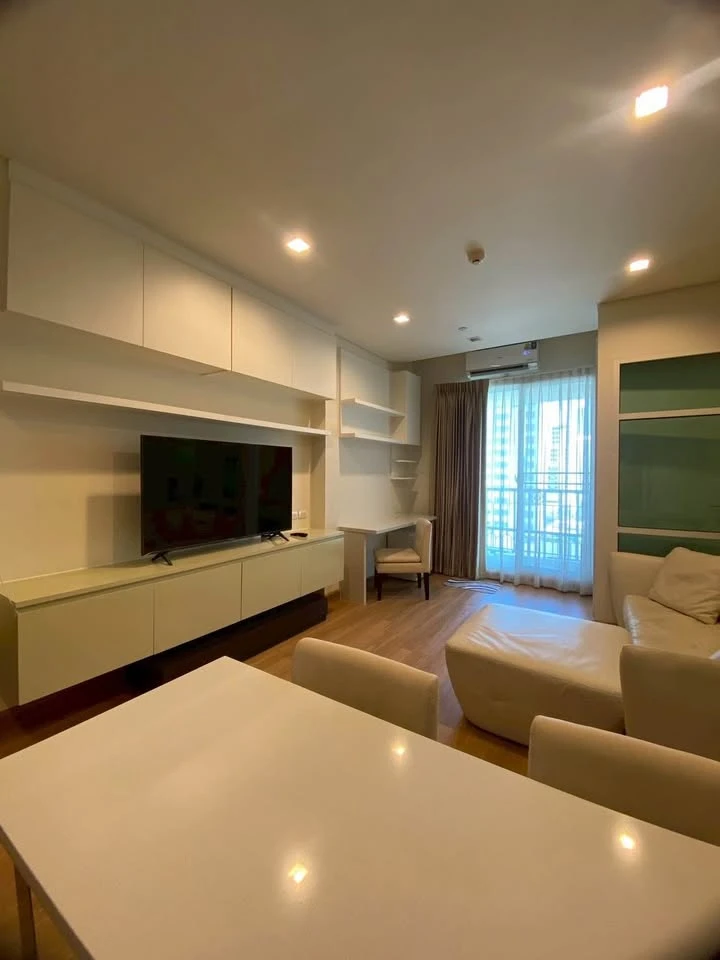 For sale or rent: IVY THONGLOR, 1 bedroom, 1 bathroom, spacious living area, beautiful unblocked view. Book now!