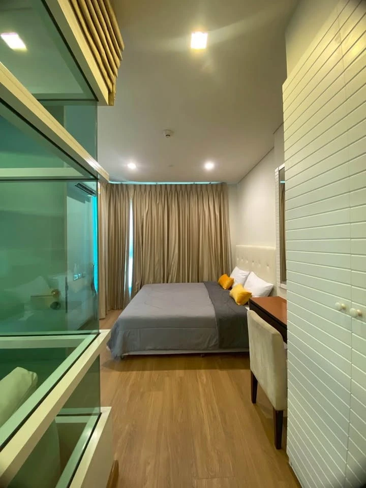 For sale or rent: IVY THONGLOR, 1 bedroom, 1 bathroom, spacious living area, beautiful unblocked view. Book now!