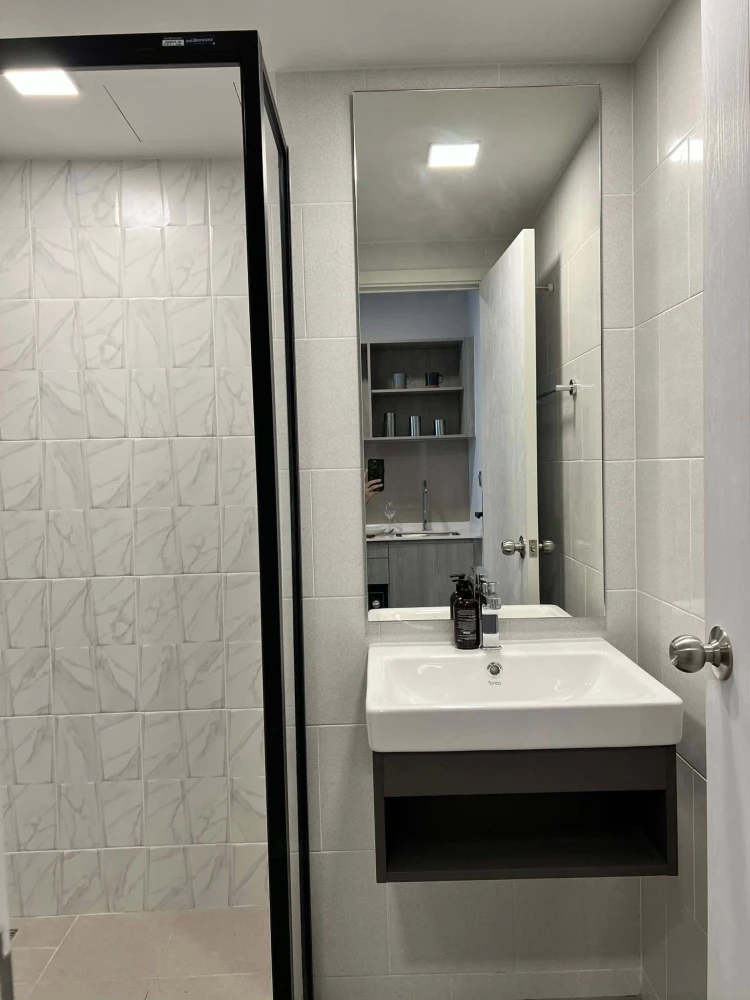 For sale or rent: Kave Ava, beautifully decorated minimalist-style room, great location, 2nd floor (not hot). Don't miss out!