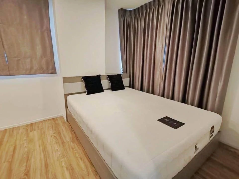 For sale or rent: Kensington Laem Chabang, Building B, 6th floor, size 35 square meters, corner room with pool view, meets all needs.
