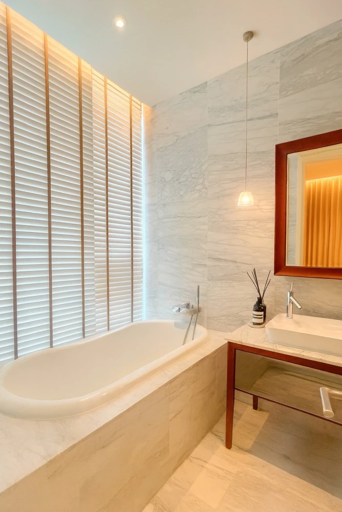 For sale or rent: Khun by Yoo, 8th floor (Thonglor view). Designed by Philippe Starck, this exceptional property is not to be missed.