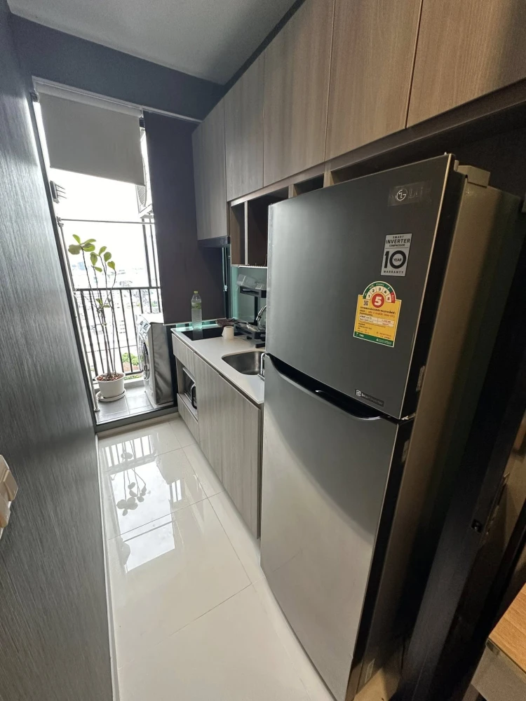 For sale, for rent Knightsbridge Collage Ramkhamhaeng, beautifully decorated room, with good wallpaper, great price, book now.