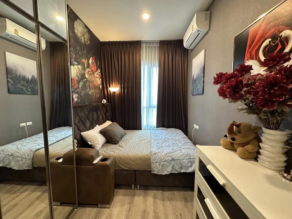 For sale, for rent Knightsbridge Collage Ramkhamhaeng, beautifully decorated room, with good wallpaper, great price, book now.
