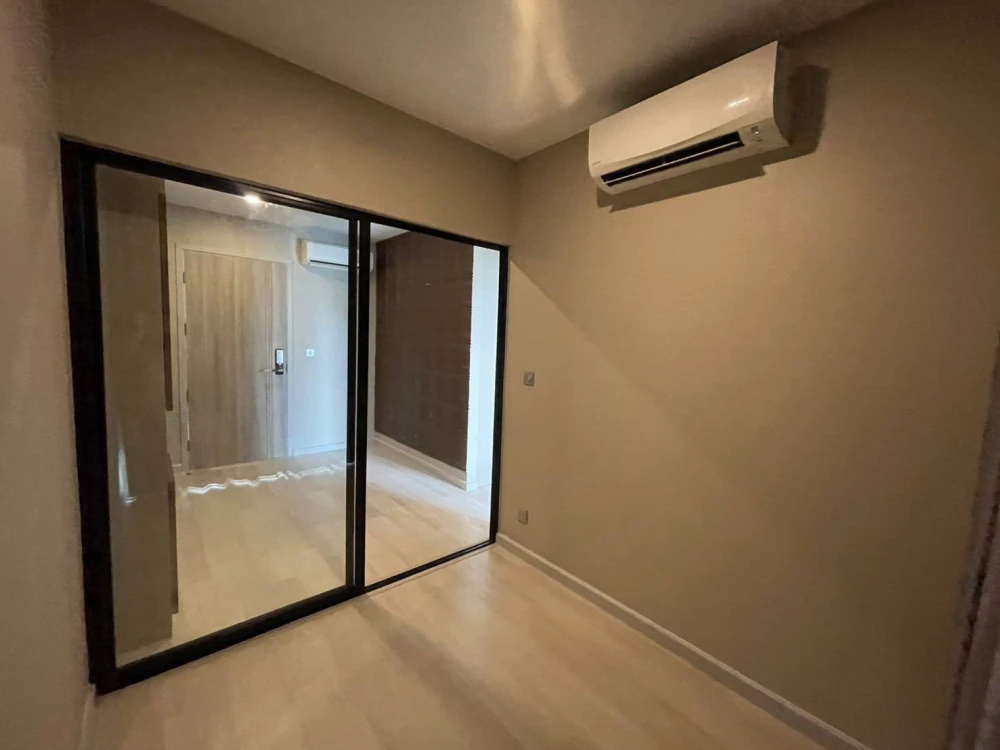 For sale or rent: KnightsBridge Prime Sathorn, 1 bedroom, 1 bathroom. Prime location with full amenities. Book now!