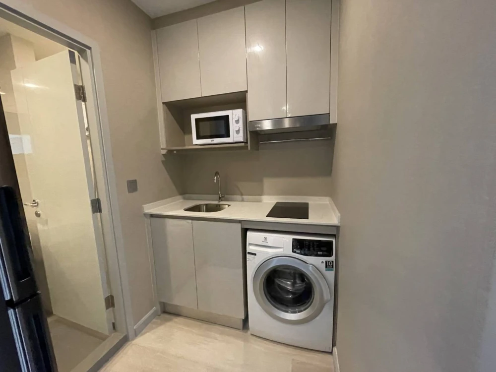For sale or rent: KnightsBridge Prime Sathorn, 1 bedroom, 1 bathroom. Prime location with full amenities. Book now!