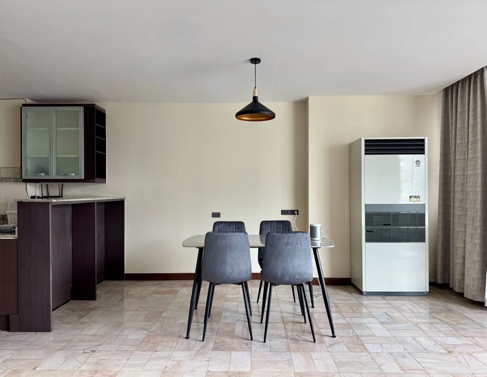 For sale, for rent: La Maison Phaholyothin 24, spacious room, lots of usable space. If you don't book, you'll regret it later.