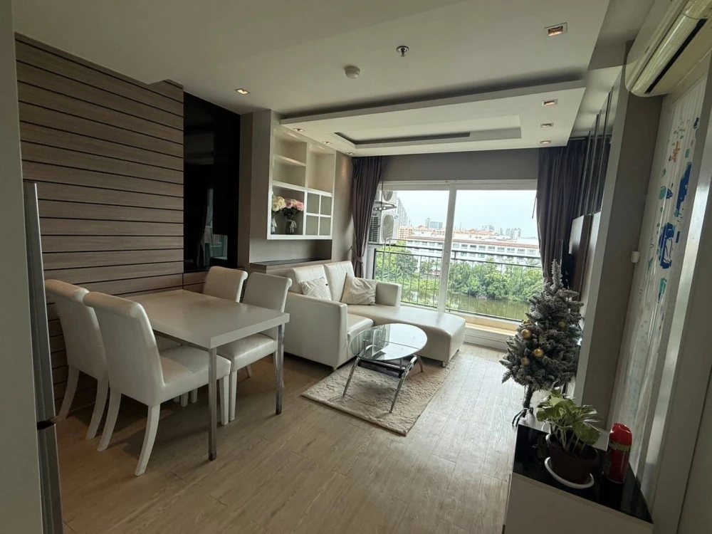 For sale or rent: La Santir (Jomtien), fully furnished with built-in furniture throughout the room. The view is very pleasing to the eye. Don't just l