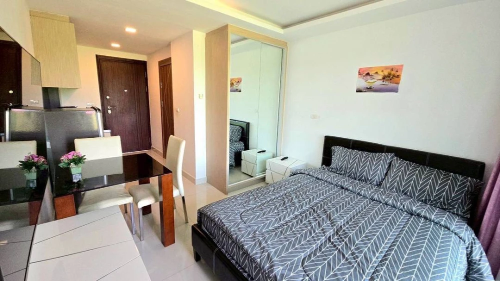 For sale or rent: Laguna Beach Resort 3 - The Maldives Studio room, good location, fully furnished, reserve now!