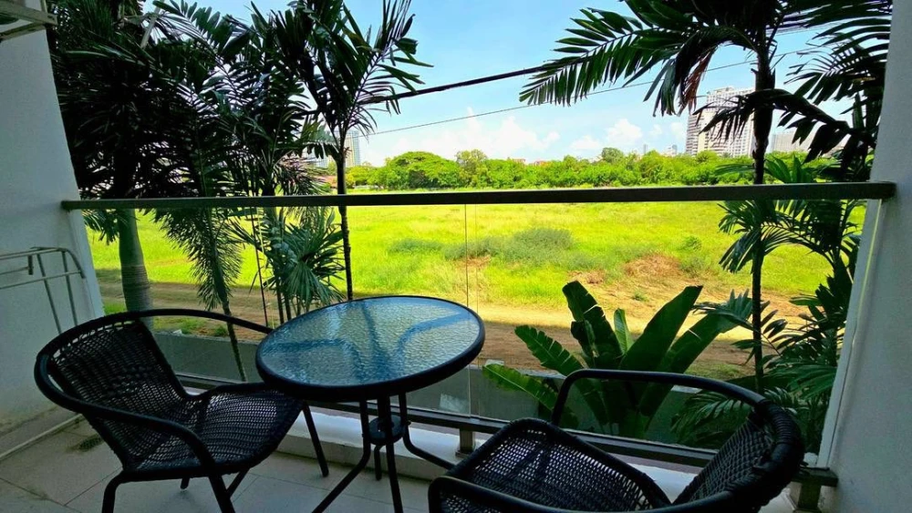 For sale or rent: Laguna Beach Resort 3 - The Maldives Studio room, good location, fully furnished, reserve now!