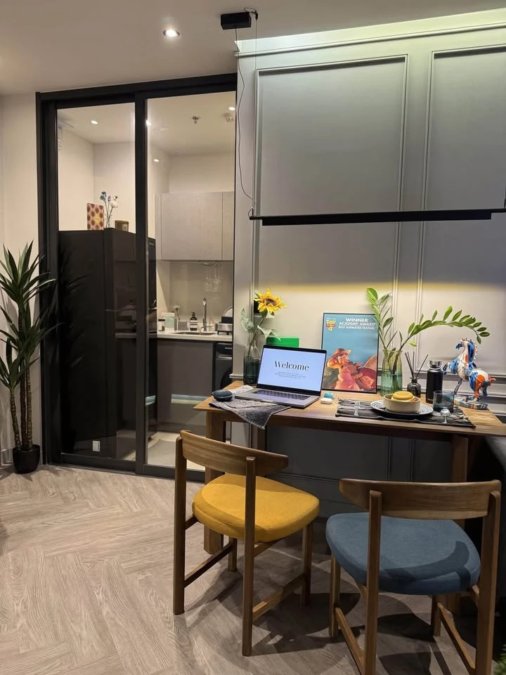 For sale or rent: Life Asoke Hype, 15th floor, beautiful unit, fully furnished and ready to move in. Book now!