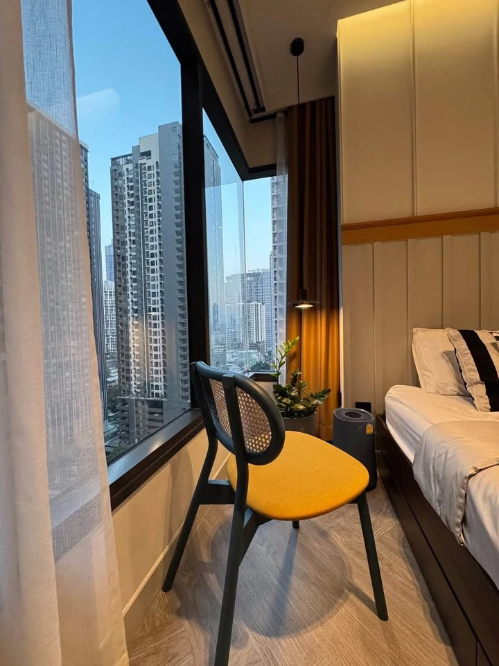 For sale or rent: Life Asoke Hype, 15th floor, beautiful unit, fully furnished and ready to move in. Book now!