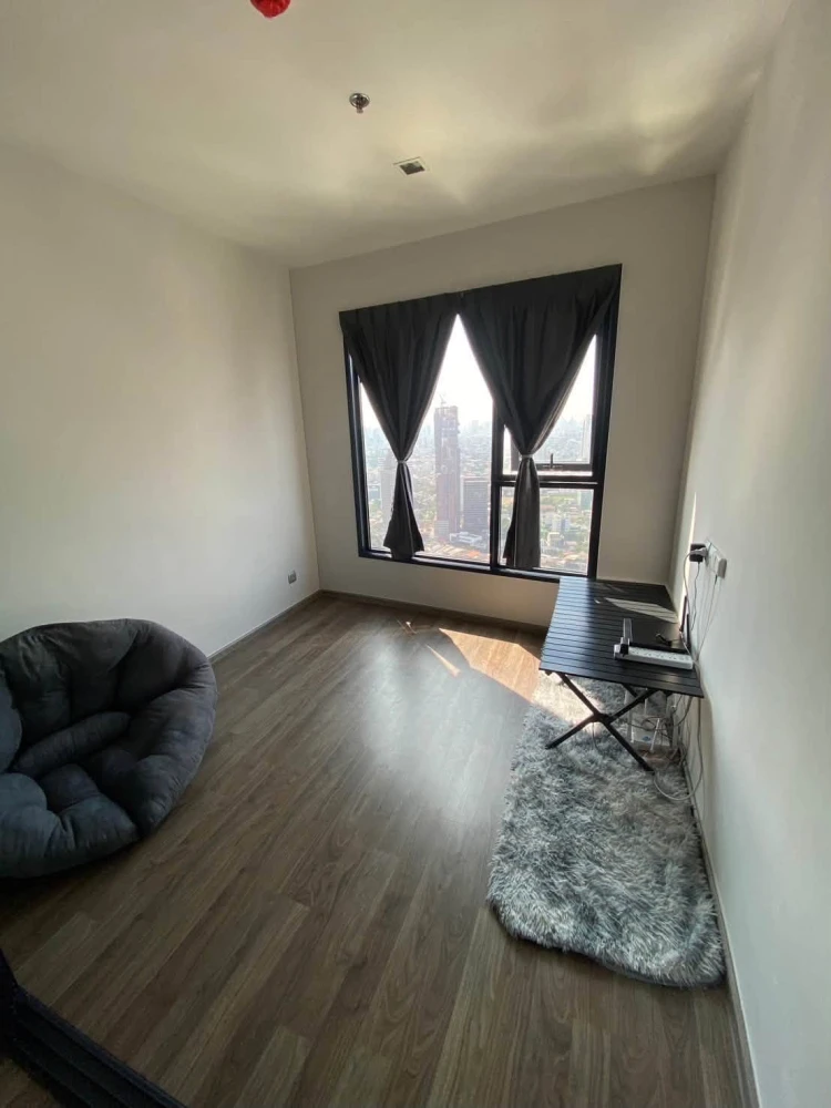 For sale or rent: Life Ladprao Valley, 41st floor (beautiful city view). Unfurnished unit. Perfect for those who enjoy decorating. Don't miss out! images