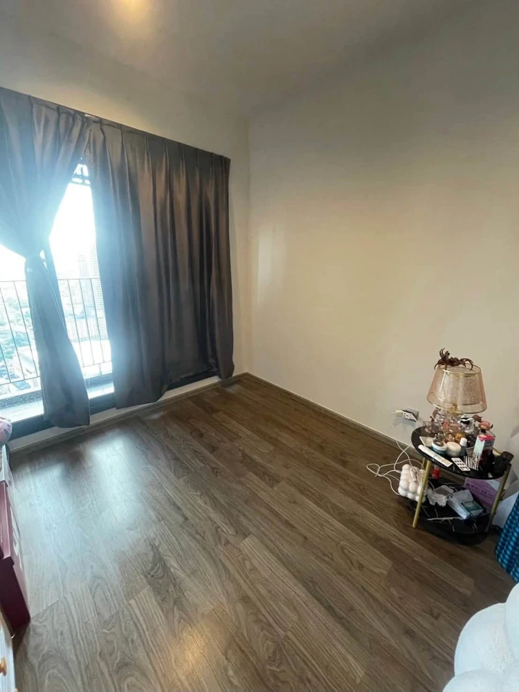 For sale or rent: Life Ladprao Valley, 41st floor (beautiful city view). Unfurnished unit. Perfect for those who enjoy decorating. Don't miss out!