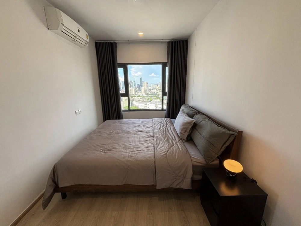 For sale or rent: Life Rama 4 Asok, corner unit, 23rd floor, Benjasiri Park view, built-in furniture, fully furnished with appliances. Book now! images
