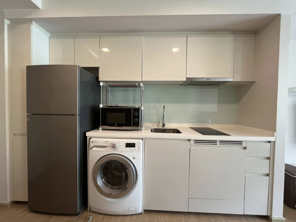 For sale or rent: Liv@49, 4th floor unit, 45 sq m. Spacious and comfortable living area. Book now!