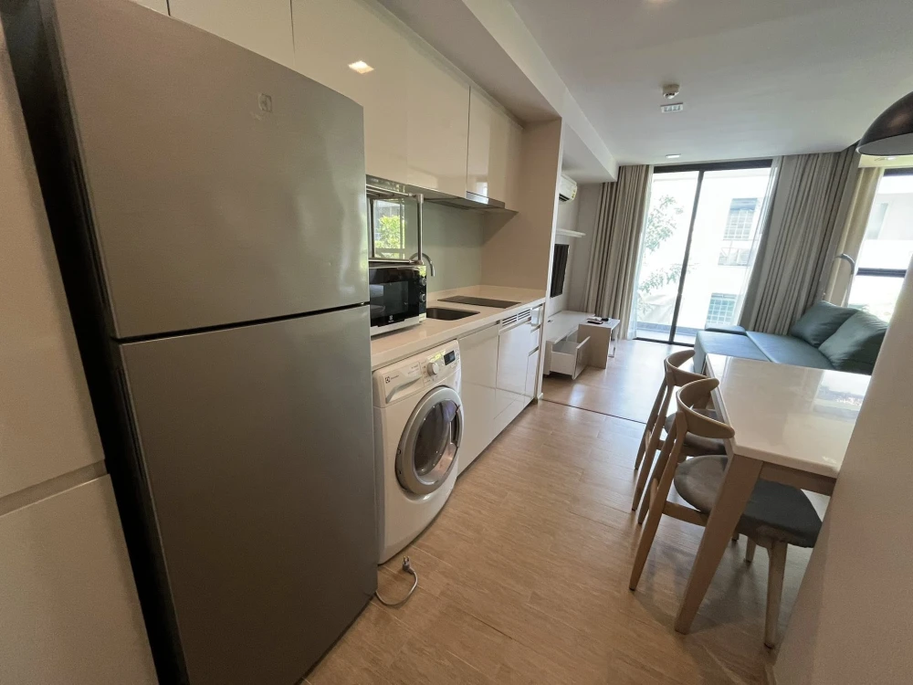 For sale or rent: Liv@49, 4th floor unit, 45 sq m. Spacious and comfortable living area. Book now!