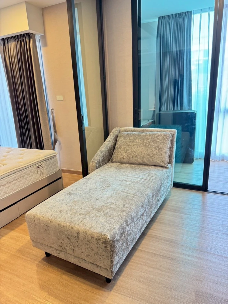 For sale or rent: LLOYD Soonvijai-Thonglor, 1-bedroom plus unit with a separate window and corner unit, very private. Reserve now!