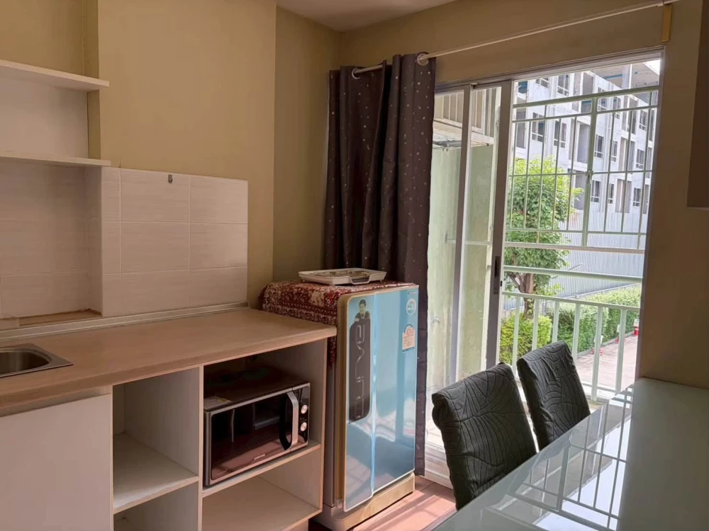 For Sale/Rent: Lumpini Condo Town Ramindra-Lat Pla Khao. Features a separate, well-partitioned room. Great price—come take a look! Don't miss out.