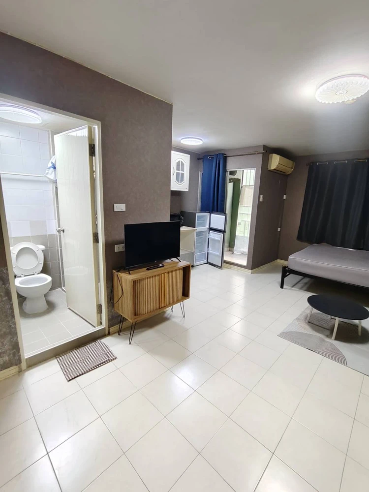 For sale or rent: Lumpini Condotown Bodindecha-Ramkhamhaeng, studio room, 1st floor, comes with a special price, hurry and reserve now!