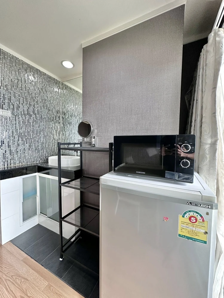 For sale or rent: Lumpini Mega City Bangna, 15th floor, corner room, partitioned room, fully furnished, nice to live in, reserve now.