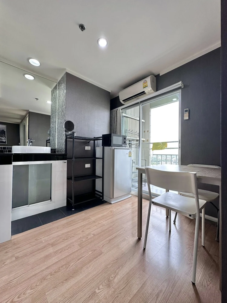 For sale or rent: Lumpini Mega City Bangna, 15th floor, corner room, partitioned room, fully furnished, nice to live in, reserve now.