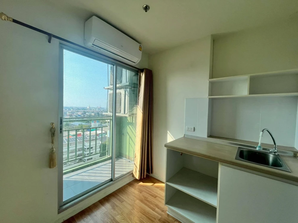 For sale or rent: Lumpini Park Phetkasem 98, 5th floor unit, great location, complete amenities. Don't miss out!