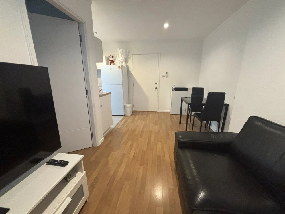 For sale or rent: Lumpini Park Rama 9 - Ratchada. Ready-to-move-in unit with complete furniture and appliances. Great price! Book now!