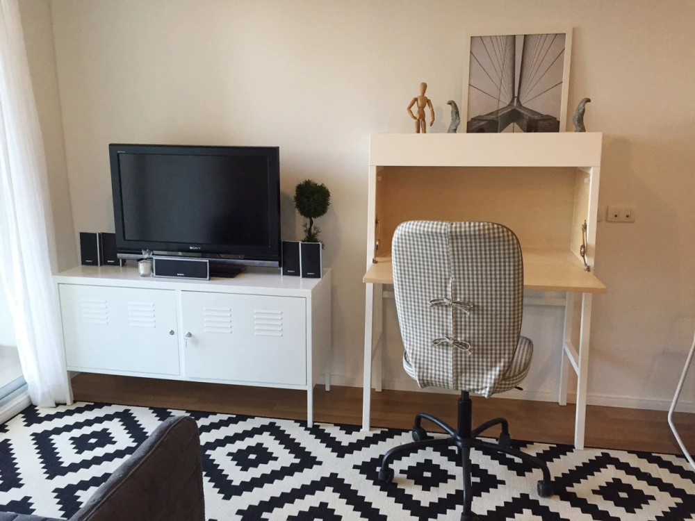 For sale or rent: Lumpini Park Rama 9 – Ratchada. A lovely room with complete furniture and appliances. Just bring your own luggage and move in.