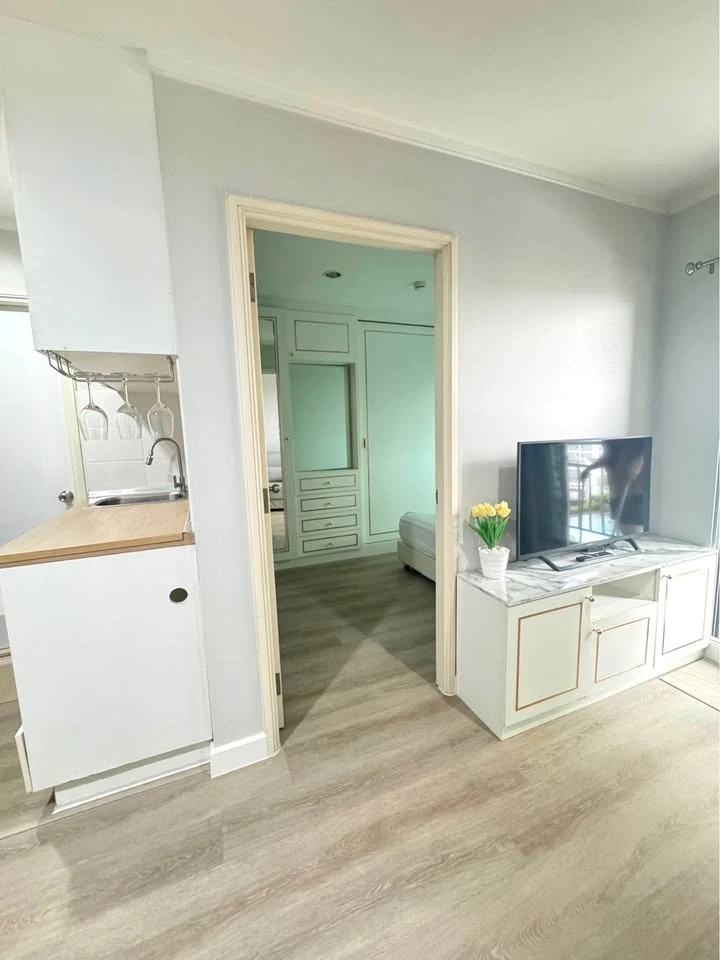 For sale, for rent Lumpini Park Rama 9–Ratchada 1 bedroom, 1 bathroom, built-in furniture, decorated in a controlled tone, reserve now.