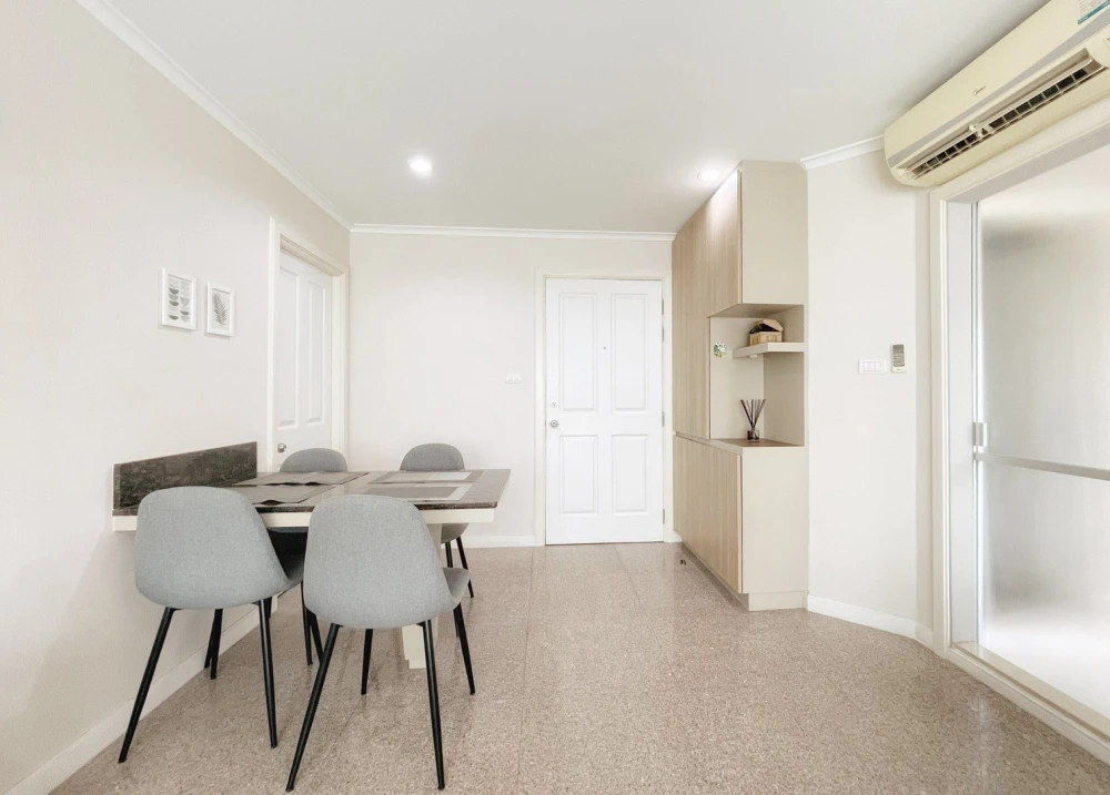 For sale or rent: Lumpini Park Riverside - Rama 3, a riverside condo on the Chao Phraya River. City views and a swimming pool provide a cool breeze al