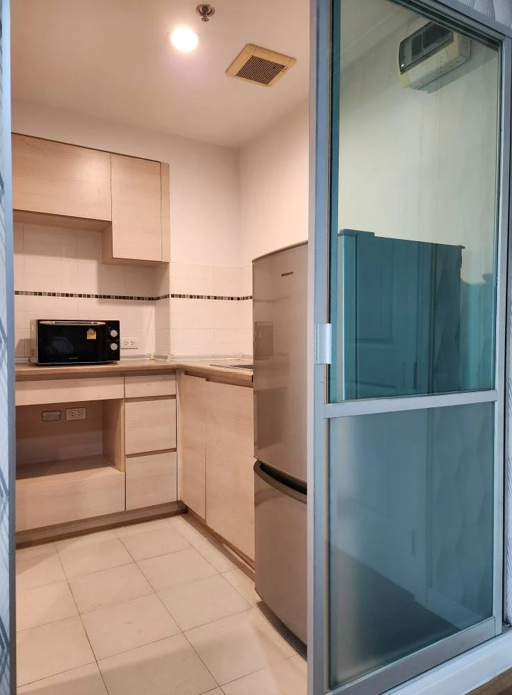 For sale, for rent Lumpini Park Riverside - Rama 3, beautifully decorated room, with good wallpaper, river view, book now