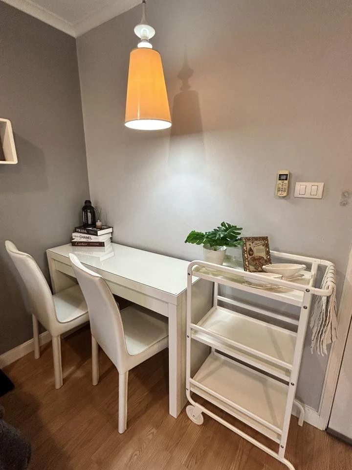 For sale or rent: Lumpini Ville Ramkamhaeng 26. Beautifully decorated, luxurious and elegant unit with complete furniture. Book now!