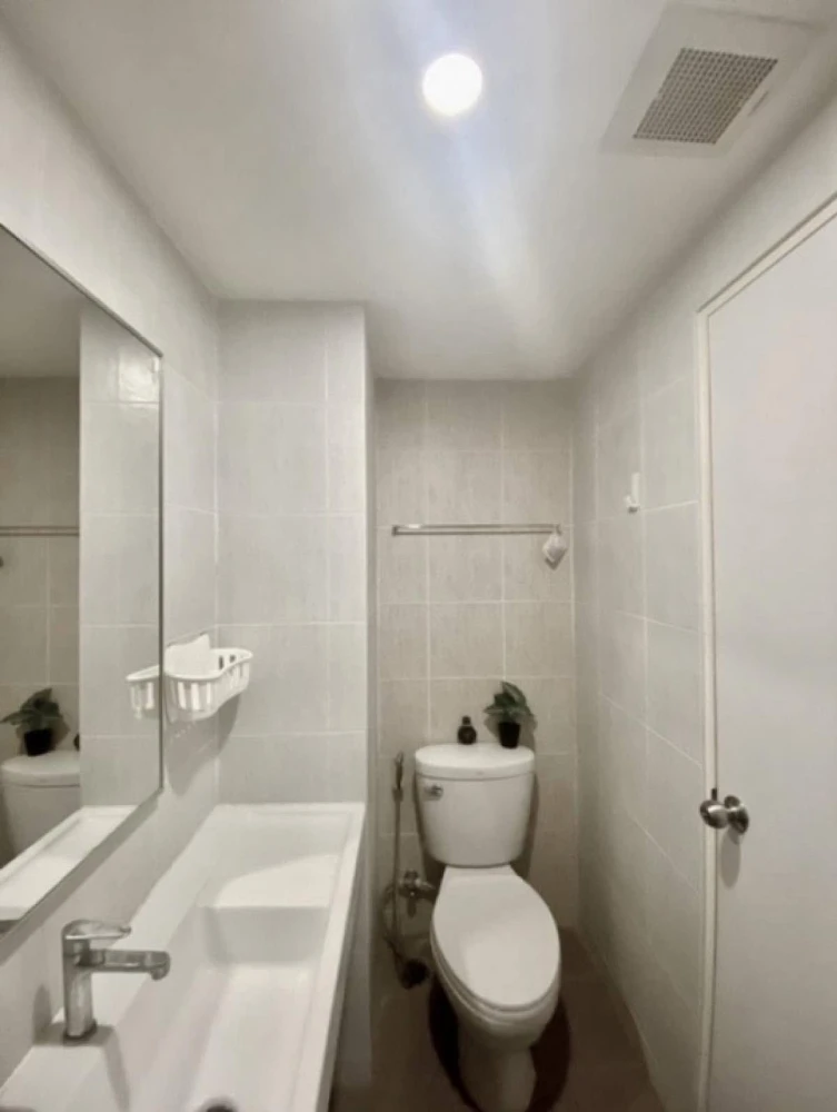 For sale or rent: Lumpini Ville Sukhumvit 76 – Bearing Station, corner unit, quiet location, fully furnished, don't miss out!