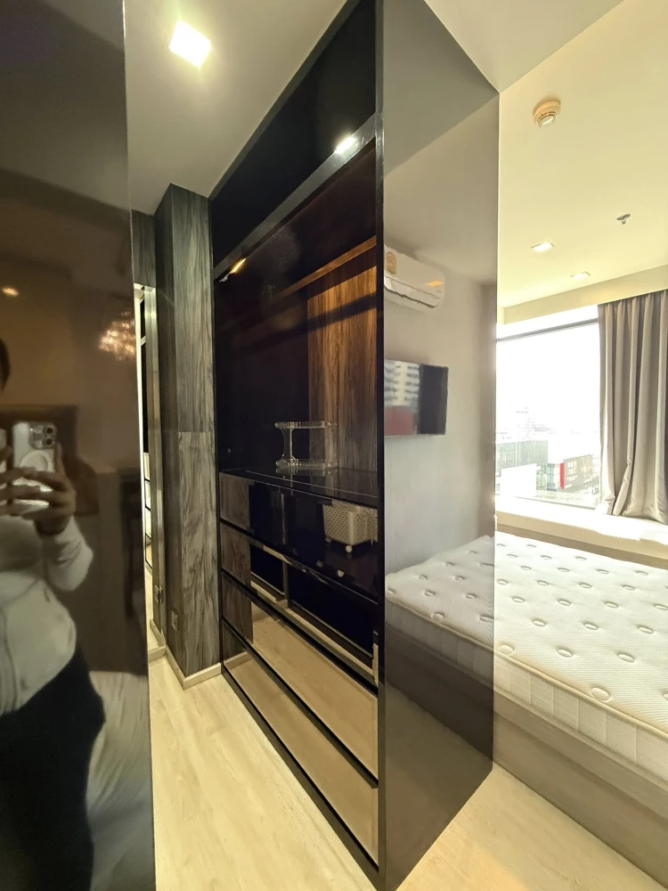 For sale or rent: M Thonglor 10. Features a walk-in closet and allows pets. A must-have for animal lovers!