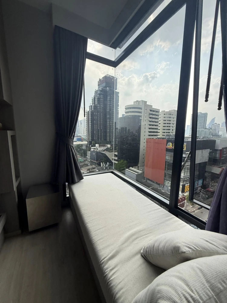 For sale or rent: M Thonglor 10. Features a walk-in closet and allows pets. A must-have for animal lovers!