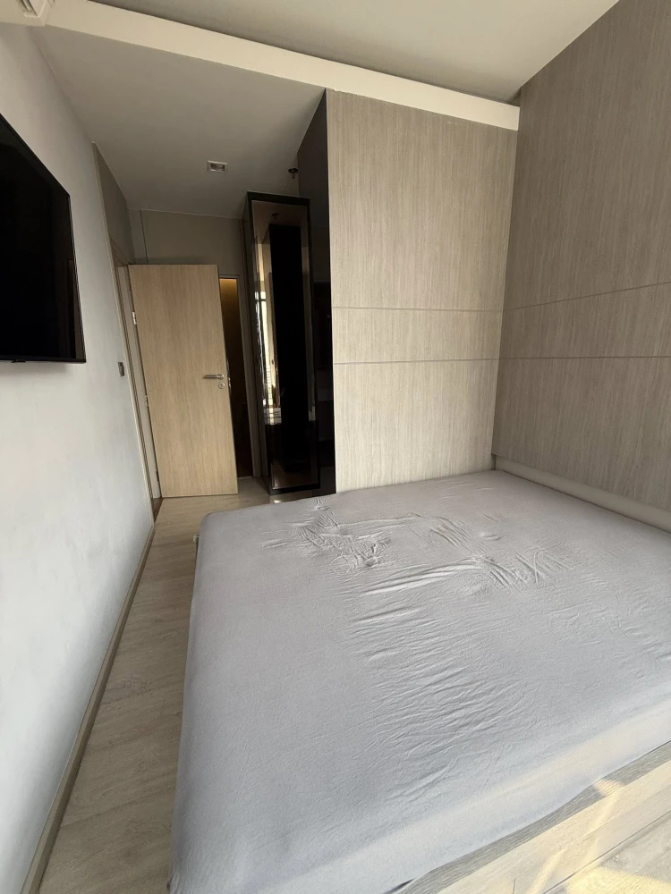 For sale or rent: M Thonglor 10. Features a walk-in closet and allows pets. A must-have for animal lovers!