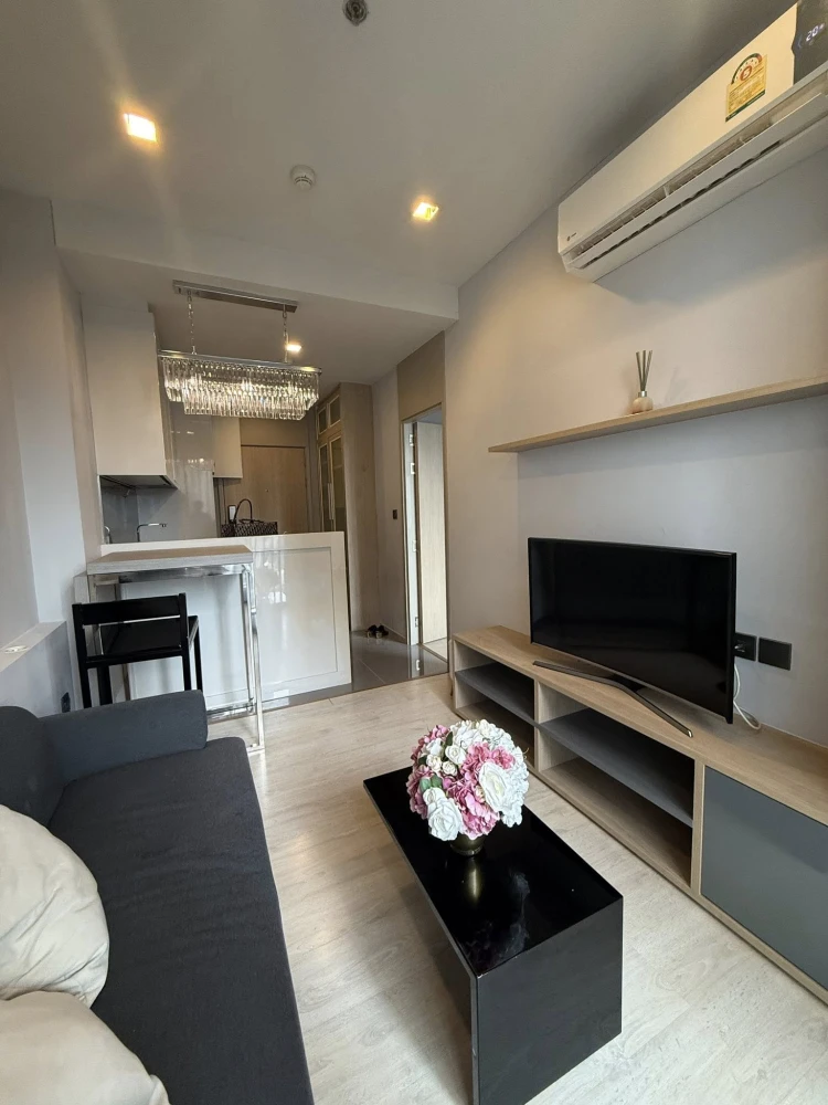 For sale or rent: M Thonglor 10. Features a walk-in closet and allows pets. A must-have for animal lovers!