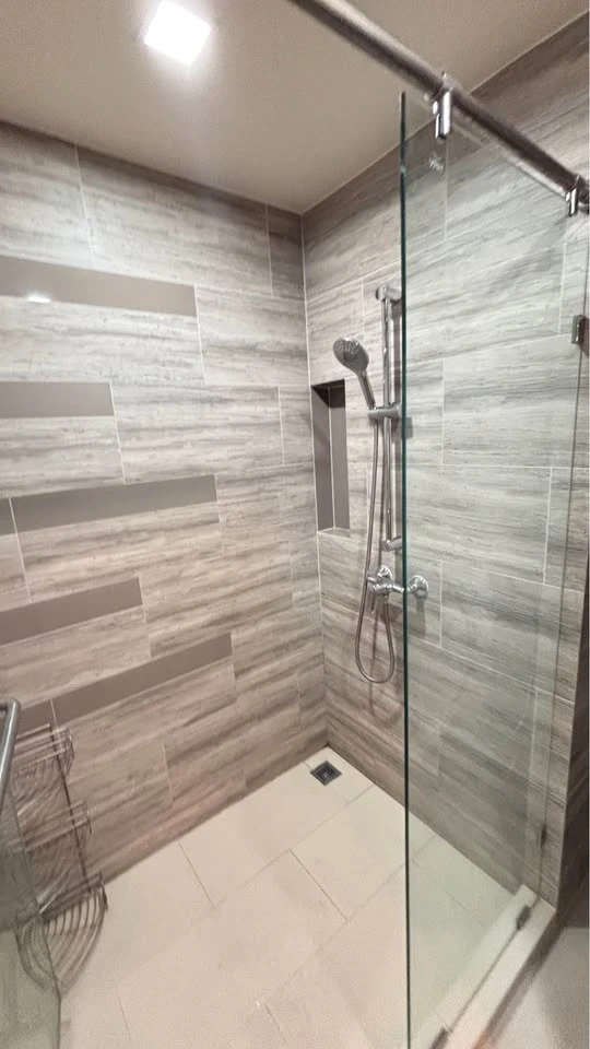 For sale, for rent Maestro 03 Ratchada - rama 9, very private, few units, bedrooms not attached to anyone, very quiet, don't miss it.