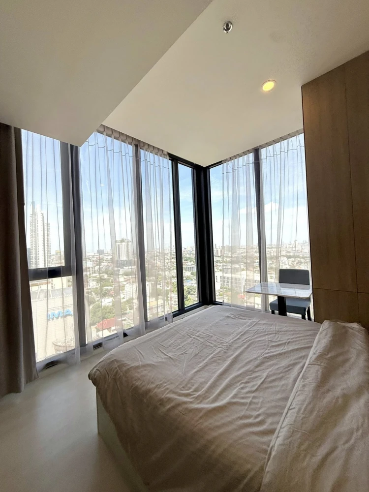 For sale or rent: Mazarine Ratchayothin, corner room with privacy, good location, lots of usable space. Reserve now!