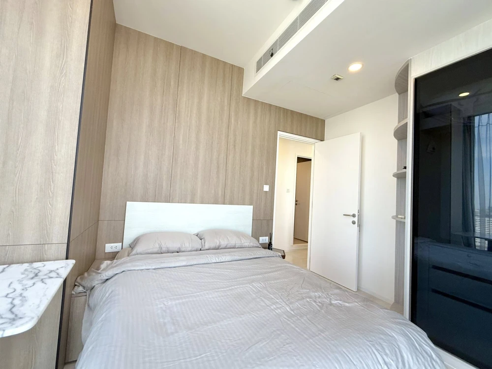 For sale or rent: Mazarine Ratchayothin, corner room with privacy, good location, lots of usable space. Reserve now!
