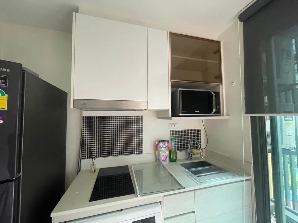 Sell and rent Metro Luxe Rose Gold Phahol-Sutthisan Partitioned room, fully furnished, very nice, hurry up and book now.
